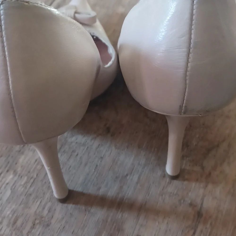 GUESS Women's Baby Pink Bow Heels